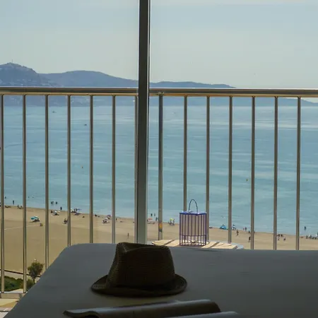 Holidays P14 Sea View 公寓 *